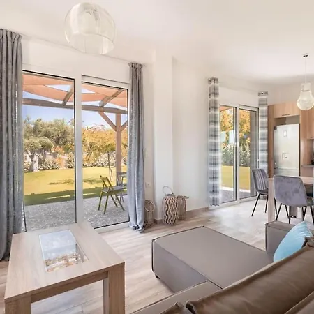Dimitra's Sunny Holiday home *