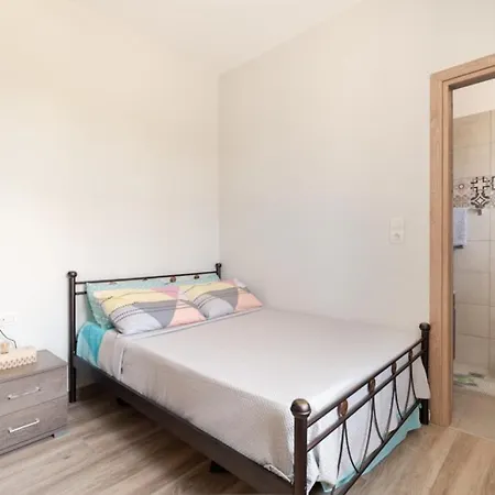 Dimitra's Sunny Holiday home
